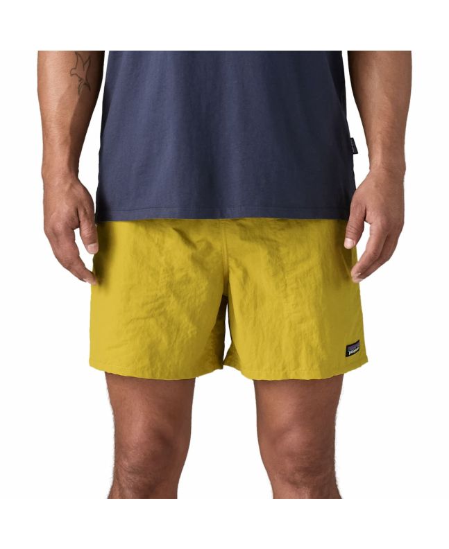 Hombre con Bañador Patagonia Baggies Shorts 5'' en verde Bundle Green
