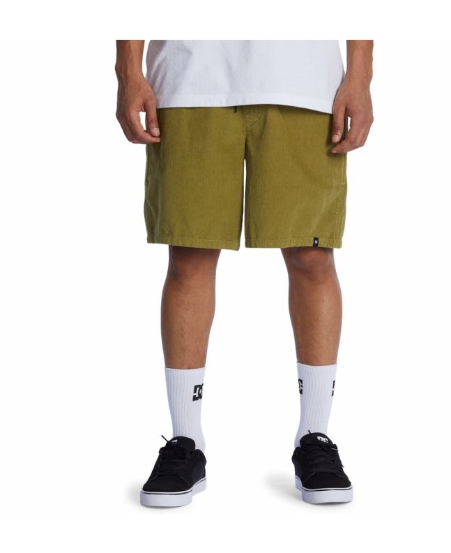 Hombre con pantalón corto de pana DC Shoes Abrupter 18" Verde