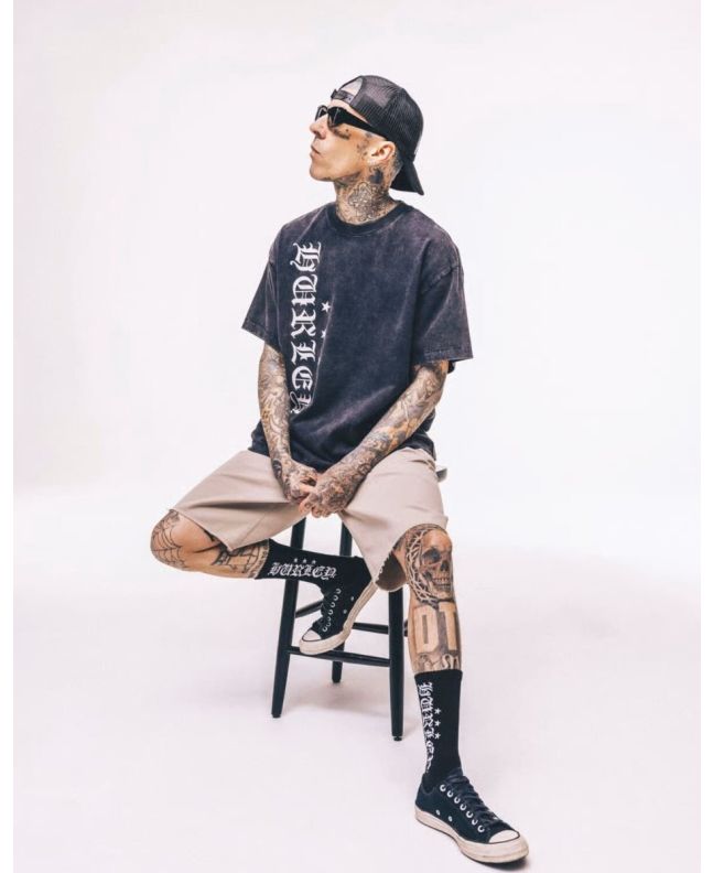 Travis Barker con Pantalón Corto Hurley Silverlake Chino 22'' Khaki