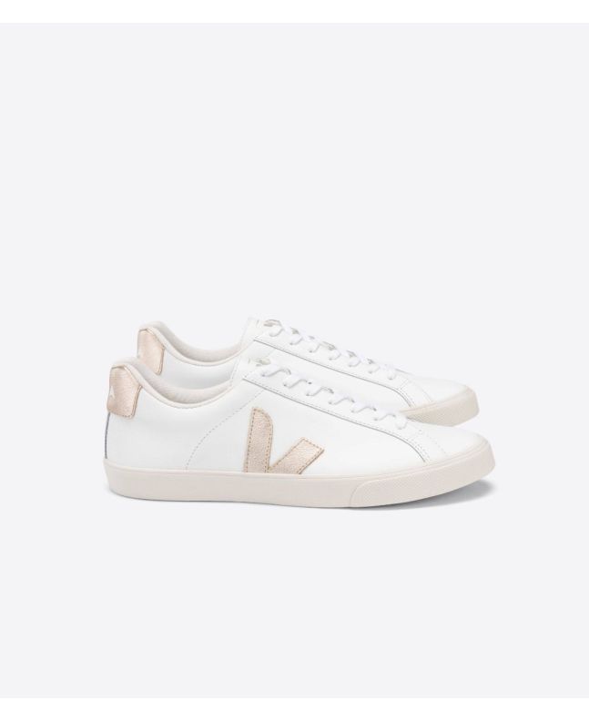 Zapatillas Ecológicas para mujer Veja Esplar de cuero blancas con detalles en color platino y suela de goma blanca 
