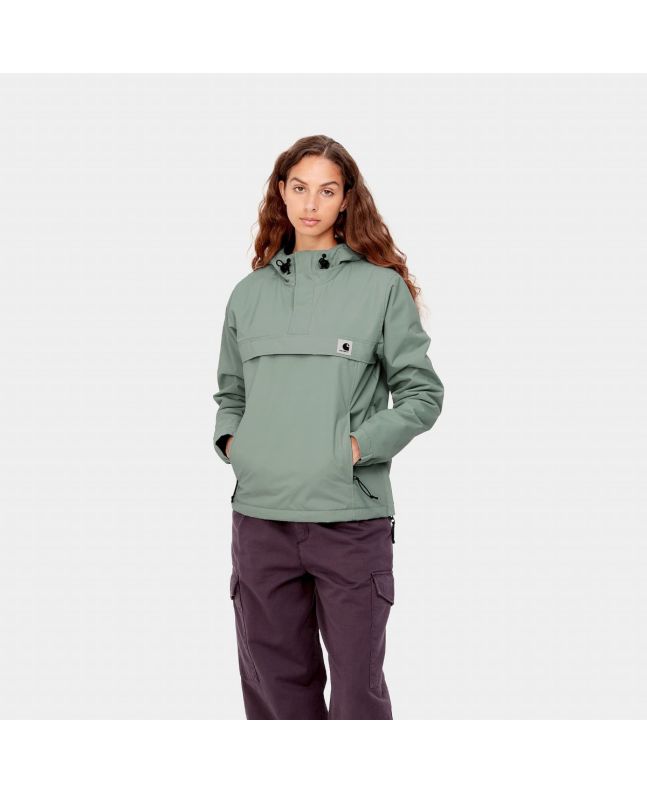 Mujer con chaqueta de invierno con capucha Carhartt WIP Nimbus Pullover verde