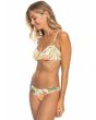 Mujer con conjunto de bikini deportivo Roxy Printed Beach Classics Blanco floral lateral