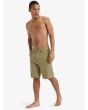 Hombre con bermudas sumergibles Quiksilver Union Amphibian 20'' Aloe pierna recta