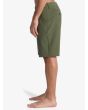 Hombre con Boardshort Quiksilver Union Amphibian 20'' verde Grape Leaf lateral
