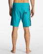 Hombre con Bañador Boardshort Performance Billabong D Bah Airlite 19" Aqua posterior