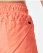 Niño con bañador Rip Curl Offset Volley Coral bolsillo