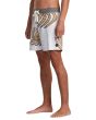 Hombre con Bañador Boardshort RVCA Cross Up Trunk 16' Camel izquierda