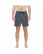 Hombre con Boardshort Volcom Center Trunk 17" Dark Slate