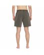 Hombre con Boardshort Volcom Center Trunk 17" Wren posterior