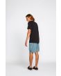 Hombre con Bañador Boardshort elástico Volcom Center Trunk 17" Abyss posterior