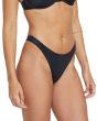 Mujer con braguita de bikini Volcom Simply Seamless Tiny Negra tiro bajo derecha