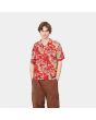 Hombre con camisa surfera de manga corta Carhartt WIP Bayou Shirt roja