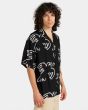 Hombre con Camisa surfera de manga corta Element Resort Birds negra lateral