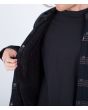 Hombre con camisa de franela Portland Sherpa Lined Flannel Negra forro interior