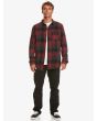 Hombre con Camisa de franela Quiksilver Motherfly negra y roja a cuadros abierta