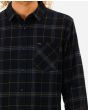 Hombre con Camisa de franela Rip Curl Checked In Negra bolsillo