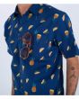 Hombre con camisa hawaiana de manga corta Hurley One and Only Lido Stretch Azul Marino bolsillo gafas de sol