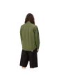 Hombre con Camisa de manga larga Carhartt WIP Madison LS Verde Dundee con logo blanco espalda