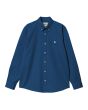Camisa de manga larga Carhartt WIP Madison Shirt Azul Elder con el logo bordado en blanco para hombre