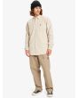 Hombre con camisa de pana Quiksilver Smoke Trail Cord Beige corte normal