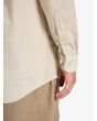 Hombre con camisa de pana Quiksilver Smoke Trail Cord Beige botones manga
