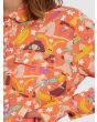 Mujer con Camisa cropped de manga larga Volcom Egle Zvirblyte coral bolsillo