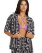 Mujer con Camisa de manga corta Volcom Sun Stunner Black Combo abierta