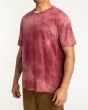 Hombre con camiseta de manga corta Billabong Arch Tie Dye Roja lateral