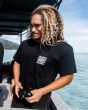 Hombre con Camiseta orgánica de manga corta Billabong Coral Gardeners Horizon Negra Lifestyle
