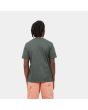 Hombre con camiseta de manga corta con bolsillo Carhartt WIP Pocket T-Shirt verde espalda