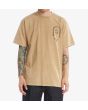 Hombre con camiseta de Manga Corta DC Shoes Reach For It marrón claro frontal