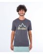 Hombre con camiseta de manga corta Hurley EVD Explore Mountain Man gris