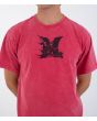 Hombre con camiseta de manga corta Hurley x Travis Barker Face Death Red Heather estampado frontal