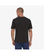 Hombre con Camiseta de manga corta Patagonia Alpine Icon Regenerative Organic Pilot Cotton negra posterior