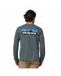 Hombre con Camiseta de manga larga Patagonia M's LS P-6 Logo Responsibili-Tee Verde 