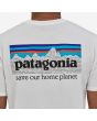 Hombre con Camiseta orgánica de manga corta Patagonia M's P-6 Mission Organic blanca estampado