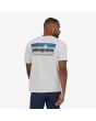Hombre con Camiseta orgánica de manga corta Patagonia M's P-6 Mission Organic blanca