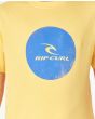 Niño con camiseta de manga corta Rip Curl Corp Icon amarilla estampado logo