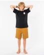 Niño con camiseta orgánica de manga corta Rip Curl Wetsuit Icon Boy negra frontal