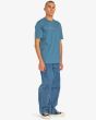 Hombre con camiseta orgánica de manga corta RVCA Atomic Jam Azul ajuste relajado