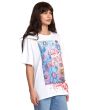 Mujer con camiseta oversize de manga corta RVCA Sage Vaughn Blanca derecha