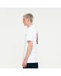 Hombre con camiseta de manga corta Santa Cruz Shark Trip blanca lateral