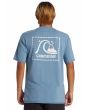 Hombre con camiseta de protección solar Quiksilver DNA Surf Azul espalda