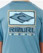 Niño con camiseta técnica de manga corta Rip Curl Tube Heads azul con protección solar UPF 50 logo espalda