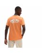 Hombre con camiseta orgánica de manga corta Vans OTW Classic Naranja espalda