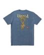 Camiseta Vissla Masters of Stoke Cosmic Wash en color azul con gráfico de dragón y palmera mística en la espalda para hombre