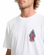 Hombre con Camiseta de manga corta Volcom Psychback blanca serigrafía pecho