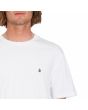 Hombre con Camiseta orgánica de manga corta Volcom Stone Blanks blanca bordado