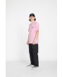 Hombre con camiseta de manga corta Volcom V Entertainment LP rosa lateral