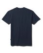 Camiseta de manga corta Yeti Premium Logo Badge C&S azul marino y blanco para hombre posterior